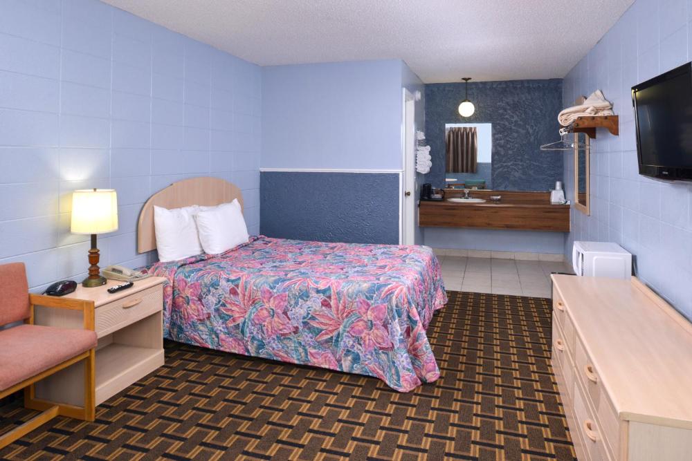 King Bed Jacuzzi Non-Smoking interior